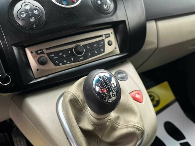 Бежевий Рено Меган, об'ємом двигуна 1.9 л та пробігом 250 тис. км за 5500 $, фото 13 на Automoto.ua