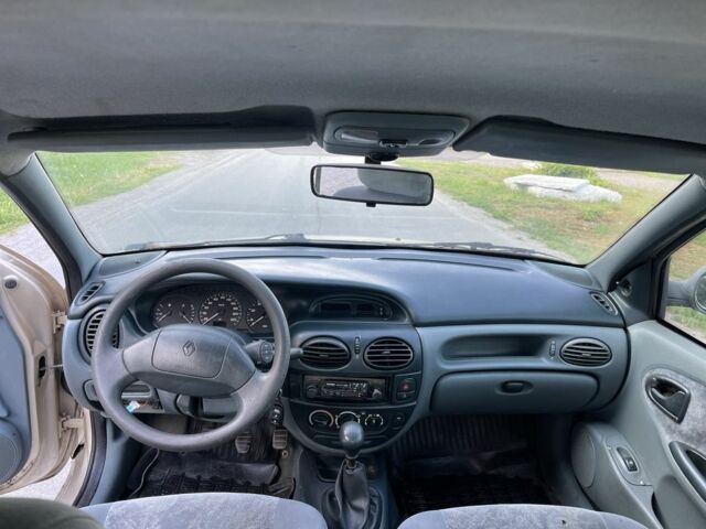 Бежевый Рено Меган, объемом двигателя 1.6 л и пробегом 200 тыс. км за 1300 $, фото 8 на Automoto.ua