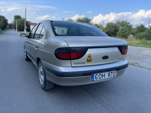 Бежевый Рено Меган, объемом двигателя 1.6 л и пробегом 200 тыс. км за 1300 $, фото 5 на Automoto.ua