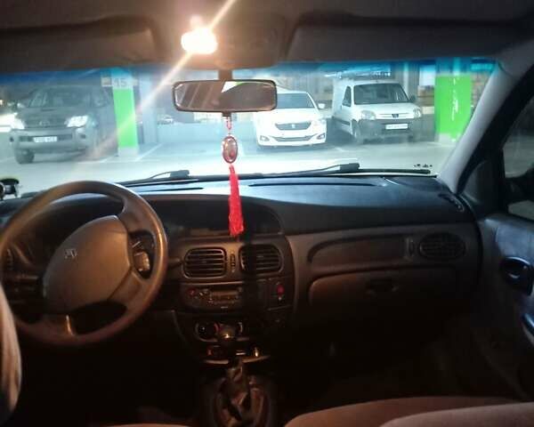 Бежевый Рено Меган, объемом двигателя 1.39 л и пробегом 168 тыс. км за 3300 $, фото 10 на Automoto.ua