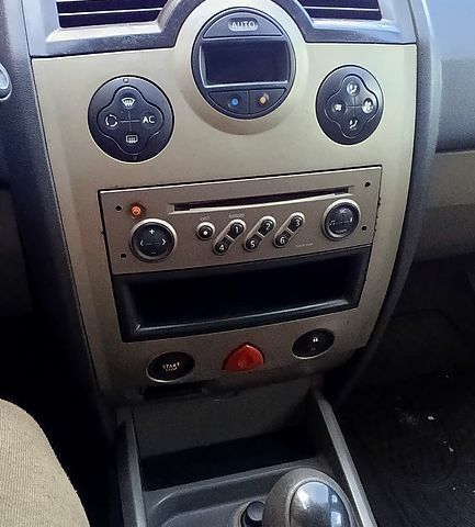 Бежевий Рено Меган, об'ємом двигуна 2 л та пробігом 210 тис. км за 3450 $, фото 11 на Automoto.ua