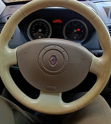 Бежевий Рено Меган, об'ємом двигуна 2 л та пробігом 210 тис. км за 3450 $, фото 8 на Automoto.ua