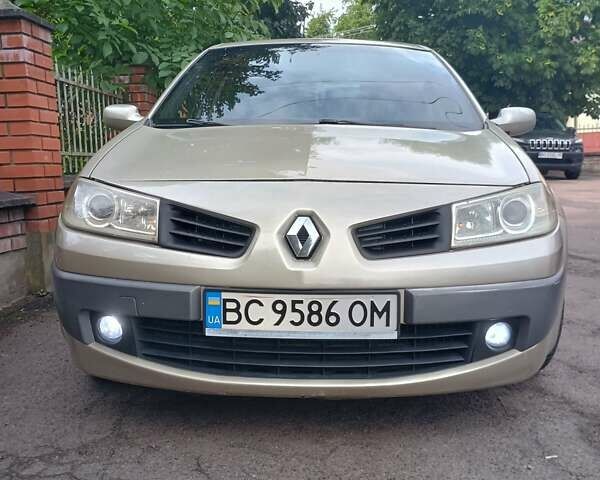 Бежевий Рено Меган, об'ємом двигуна 1.4 л та пробігом 300 тис. км за 4100 $, фото 14 на Automoto.ua