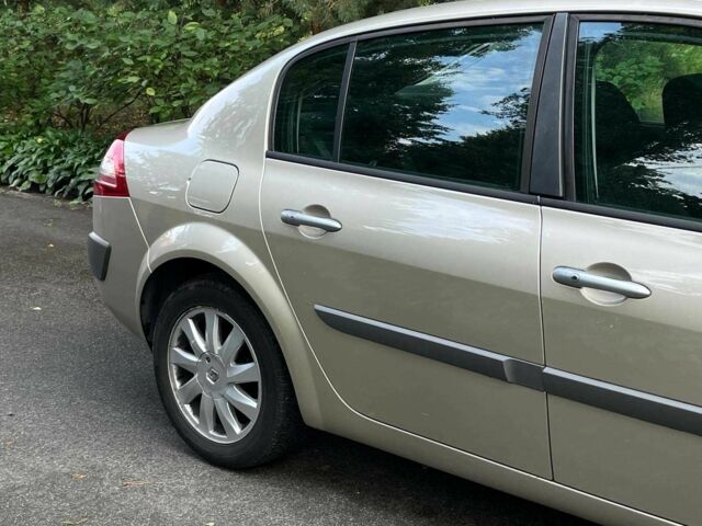 Бежевый Рено Меган, объемом двигателя 1.6 л и пробегом 188 тыс. км за 4640 $, фото 4 на Automoto.ua