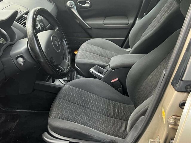 Бежевый Рено Меган, объемом двигателя 1.6 л и пробегом 188 тыс. км за 4640 $, фото 17 на Automoto.ua