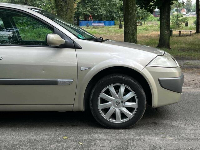 Бежевый Рено Меган, объемом двигателя 1.6 л и пробегом 188 тыс. км за 4640 $, фото 3 на Automoto.ua