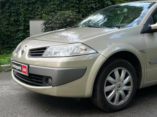 Бежевый Рено Меган, объемом двигателя 1.6 л и пробегом 188 тыс. км за 4640 $, фото 9 на Automoto.ua