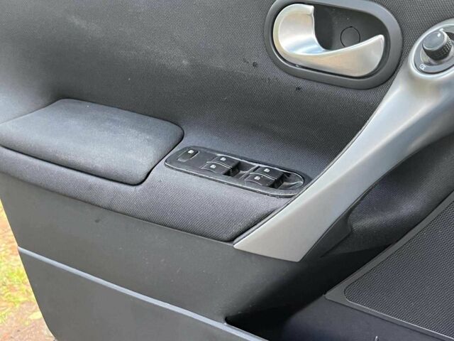 Бежевый Рено Меган, объемом двигателя 1.6 л и пробегом 188 тыс. км за 4640 $, фото 23 на Automoto.ua