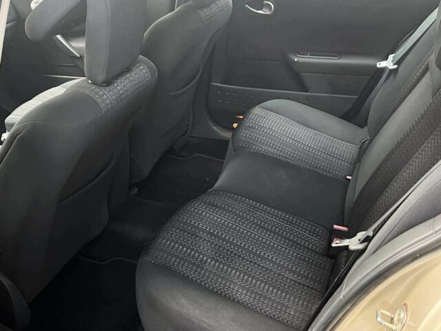 Бежевый Рено Меган, объемом двигателя 1.6 л и пробегом 188 тыс. км за 4640 $, фото 22 на Automoto.ua