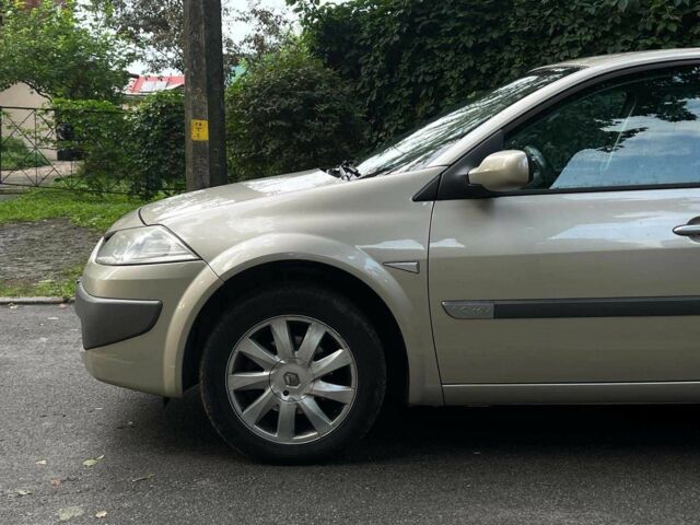 Бежевый Рено Меган, объемом двигателя 1.6 л и пробегом 188 тыс. км за 4640 $, фото 8 на Automoto.ua