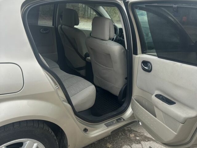 Бежевый Рено Меган, объемом двигателя 1.5 л и пробегом 250 тыс. км за 2299 $, фото 5 на Automoto.ua