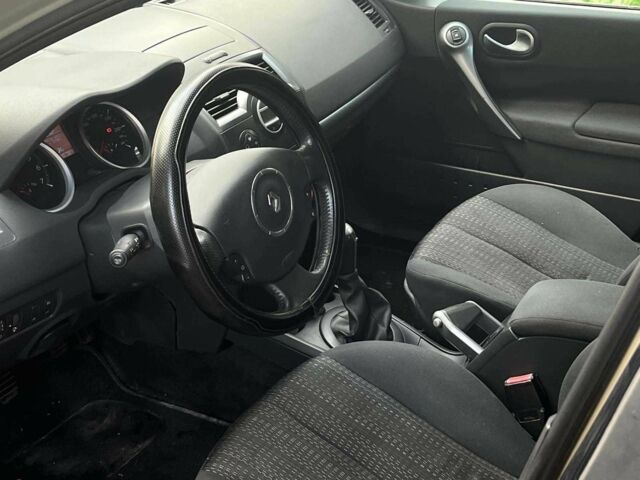 Бежевый Рено Меган, объемом двигателя 1.6 л и пробегом 188 тыс. км за 4640 $, фото 14 на Automoto.ua