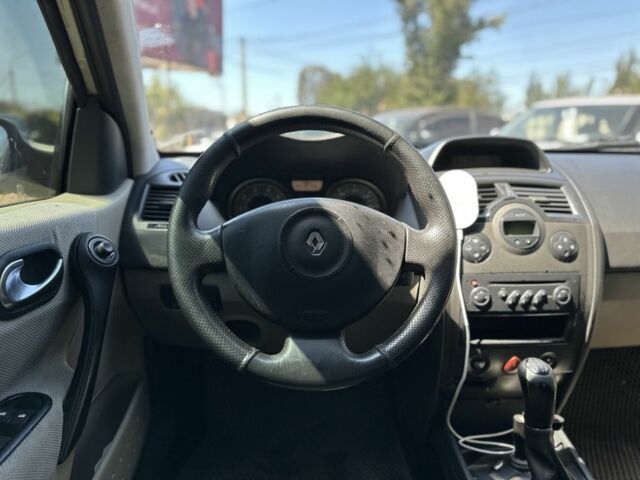 Бежевий Рено Меган, об'ємом двигуна 1.6 л та пробігом 268 тис. км за 4800 $, фото 5 на Automoto.ua