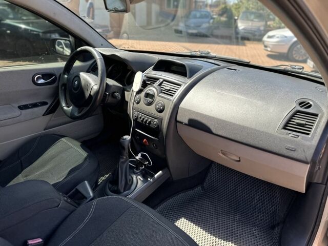 Бежевий Рено Меган, об'ємом двигуна 1.6 л та пробігом 268 тис. км за 4800 $, фото 4 на Automoto.ua