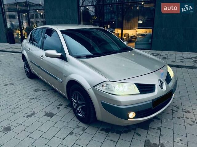 Бежевый Рено Меган, объемом двигателя 1.4 л и пробегом 249 тыс. км за 5700 $, фото 15 на Automoto.ua