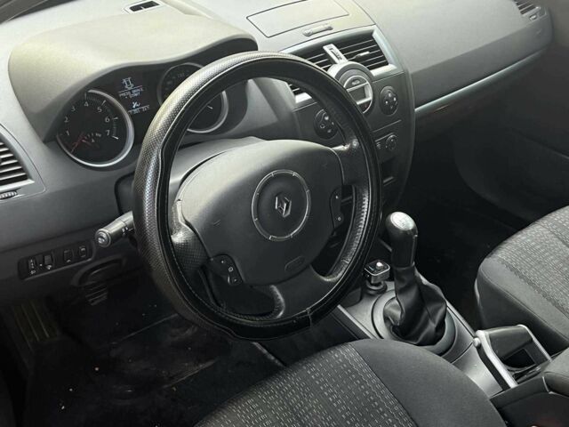 Бежевый Рено Меган, объемом двигателя 1.6 л и пробегом 188 тыс. км за 4640 $, фото 15 на Automoto.ua