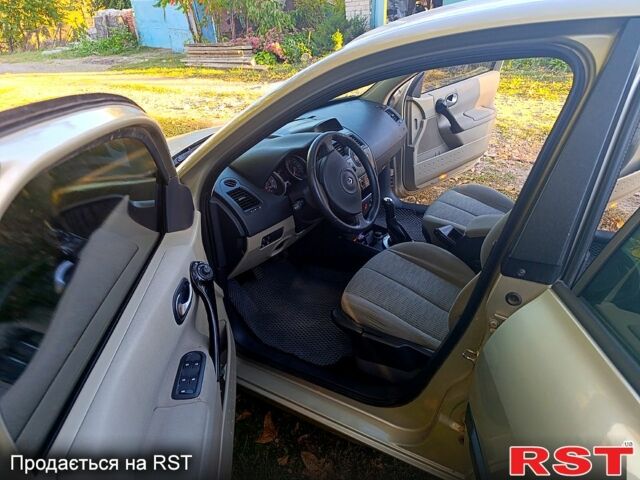 Бежевий Рено Меган, об'ємом двигуна 1.6 л та пробігом 165 тис. км за 3700 $, фото 2 на Automoto.ua