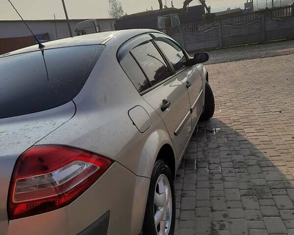 Бежевый Рено Меган, объемом двигателя 1.4 л и пробегом 78 тыс. км за 6500 $, фото 3 на Automoto.ua