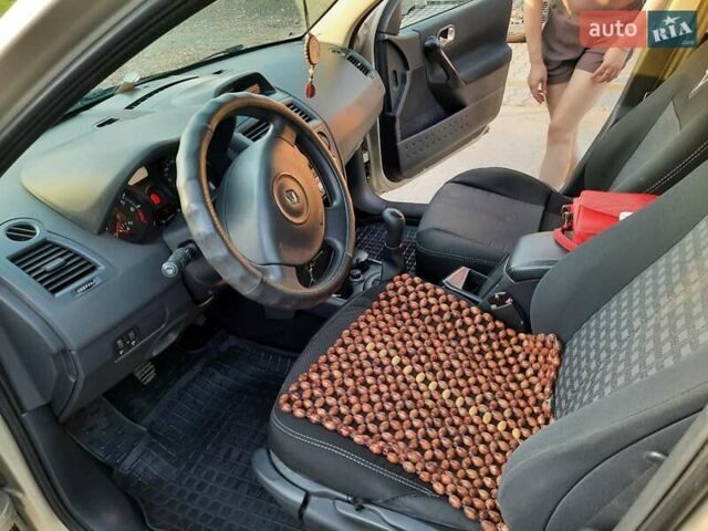 Бежевый Рено Меган, объемом двигателя 1.4 л и пробегом 78 тыс. км за 6500 $, фото 7 на Automoto.ua