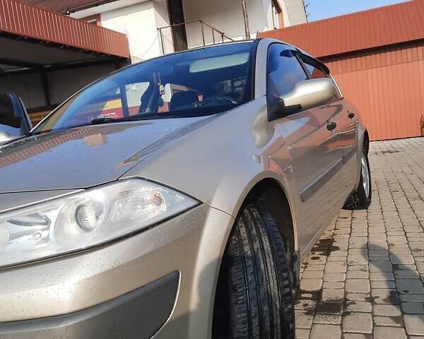 Бежевый Рено Меган, объемом двигателя 1.4 л и пробегом 78 тыс. км за 6500 $, фото 4 на Automoto.ua