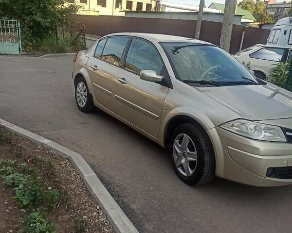 Бежевий Рено Меган, об'ємом двигуна 2 л та пробігом 214 тис. км за 4500 $, фото 10 на Automoto.ua