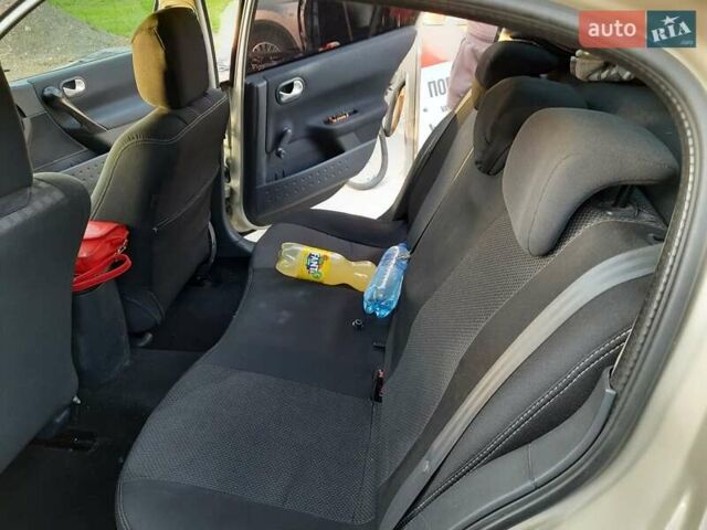 Бежевый Рено Меган, объемом двигателя 1.4 л и пробегом 78 тыс. км за 6500 $, фото 8 на Automoto.ua