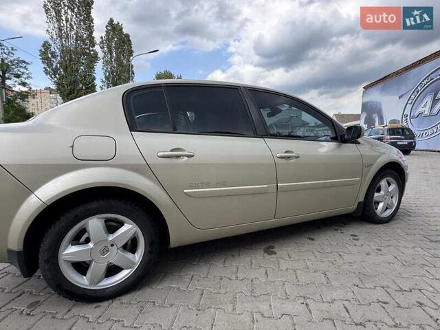 Бежевый Рено Меган, объемом двигателя 1.6 л и пробегом 206 тыс. км за 4900 $, фото 1 на Automoto.ua