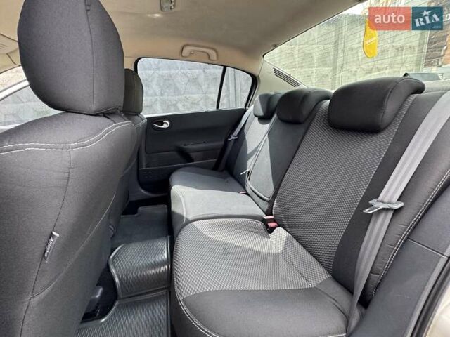 Бежевый Рено Меган, объемом двигателя 1.6 л и пробегом 206 тыс. км за 4900 $, фото 3 на Automoto.ua