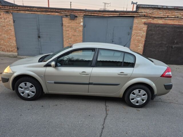 Бежевый Рено Меган, объемом двигателя 0 л и пробегом 119 тыс. км за 5500 $, фото 1 на Automoto.ua