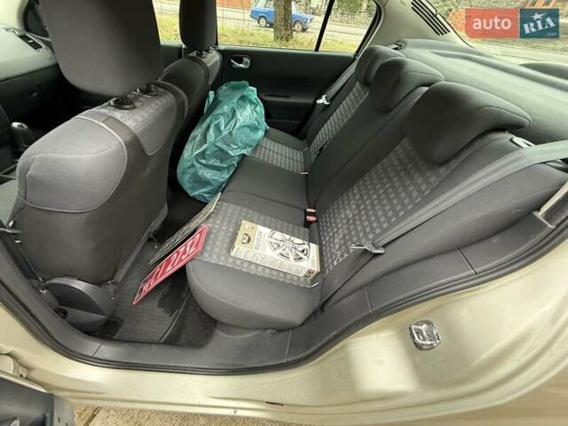 Бежевий Рено Меган, об'ємом двигуна 1.6 л та пробігом 190 тис. км за 5650 $, фото 59 на Automoto.ua