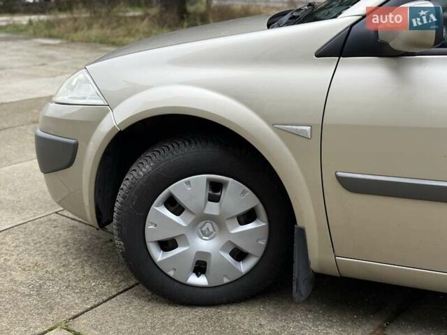 Бежевий Рено Меган, об'ємом двигуна 1.6 л та пробігом 190 тис. км за 5650 $, фото 49 на Automoto.ua