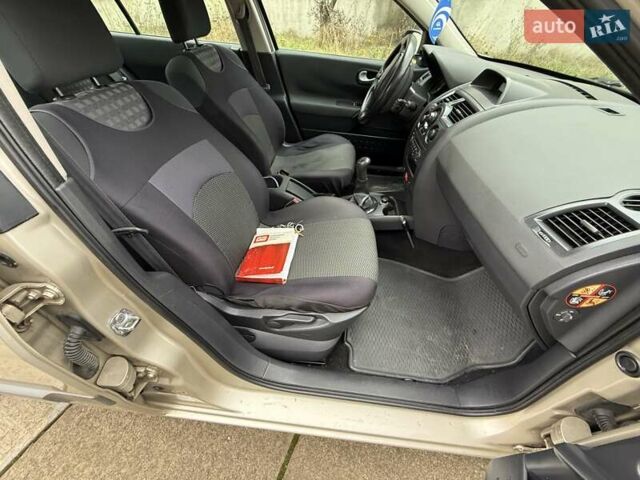 Бежевий Рено Меган, об'ємом двигуна 1.6 л та пробігом 190 тис. км за 5650 $, фото 62 на Automoto.ua