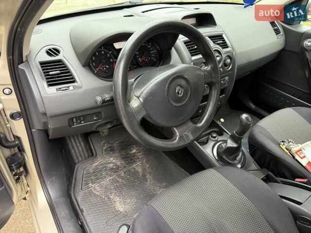 Бежевий Рено Меган, об'ємом двигуна 1.6 л та пробігом 190 тис. км за 5650 $, фото 52 на Automoto.ua