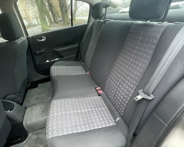 Бежевый Рено Меган, объемом двигателя 1.4 л и пробегом 55 тыс. км за 5800 $, фото 9 на Automoto.ua