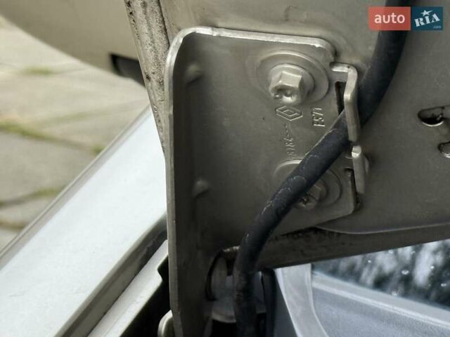 Бежевий Рено Меган, об'ємом двигуна 1.6 л та пробігом 190 тис. км за 5650 $, фото 50 на Automoto.ua