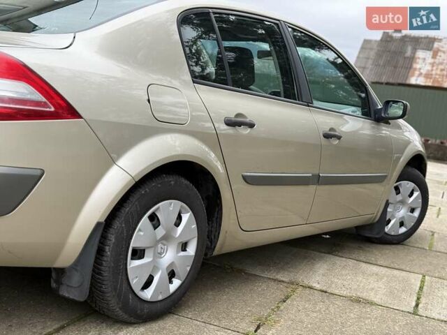 Бежевий Рено Меган, об'ємом двигуна 1.6 л та пробігом 190 тис. км за 5650 $, фото 17 на Automoto.ua