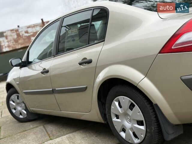 Бежевий Рено Меган, об'ємом двигуна 1.6 л та пробігом 190 тис. км за 5650 $, фото 32 на Automoto.ua