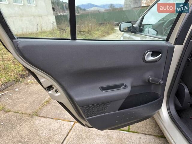 Бежевий Рено Меган, об'ємом двигуна 1.6 л та пробігом 190 тис. км за 5650 $, фото 58 на Automoto.ua