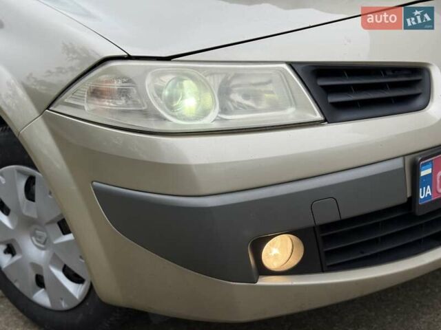 Бежевий Рено Меган, об'ємом двигуна 1.6 л та пробігом 190 тис. км за 5650 $, фото 41 на Automoto.ua