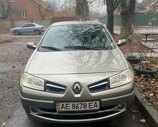 Бежевый Рено Меган, объемом двигателя 1.4 л и пробегом 55 тыс. км за 5800 $, фото 1 на Automoto.ua
