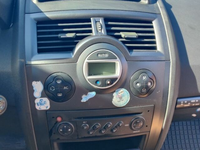 Бежевый Рено Меган, объемом двигателя 1.6 л и пробегом 184 тыс. км за 4500 $, фото 5 на Automoto.ua