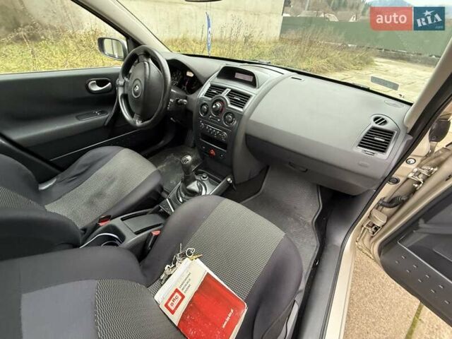 Бежевий Рено Меган, об'ємом двигуна 1.6 л та пробігом 190 тис. км за 5650 $, фото 61 на Automoto.ua