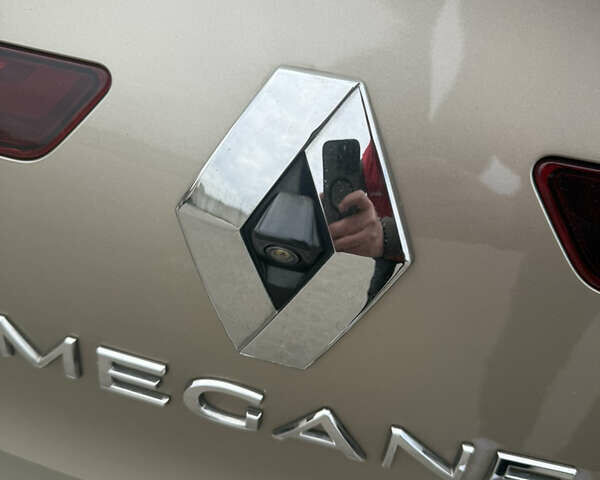 Бежевый Рено Меган, объемом двигателя 1.2 л и пробегом 85 тыс. км за 12850 $, фото 10 на Automoto.ua