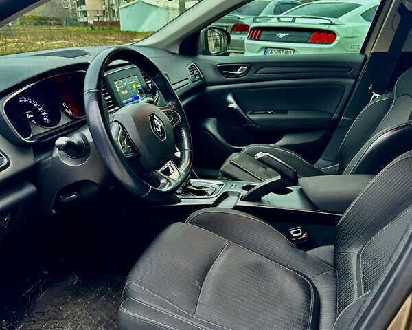 Бежевый Рено Меган, объемом двигателя 1.46 л и пробегом 144 тыс. км за 12500 $, фото 13 на Automoto.ua