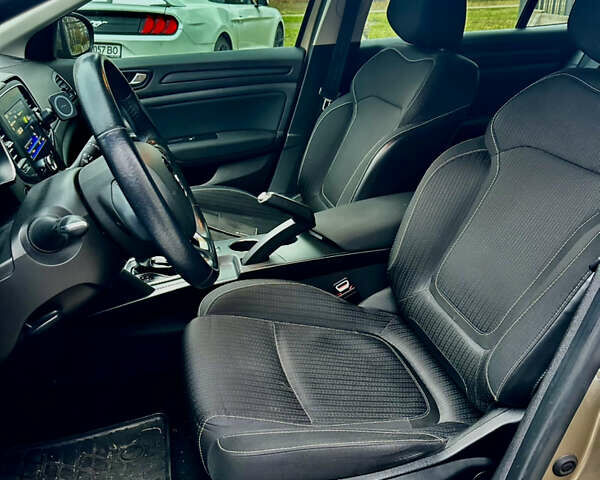 Бежевый Рено Меган, объемом двигателя 1.46 л и пробегом 144 тыс. км за 12500 $, фото 14 на Automoto.ua