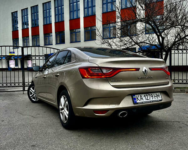 Бежевый Рено Меган, объемом двигателя 1.46 л и пробегом 144 тыс. км за 12500 $, фото 7 на Automoto.ua