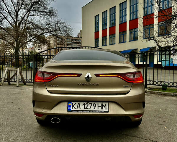 Бежевый Рено Меган, объемом двигателя 1.46 л и пробегом 144 тыс. км за 12500 $, фото 8 на Automoto.ua