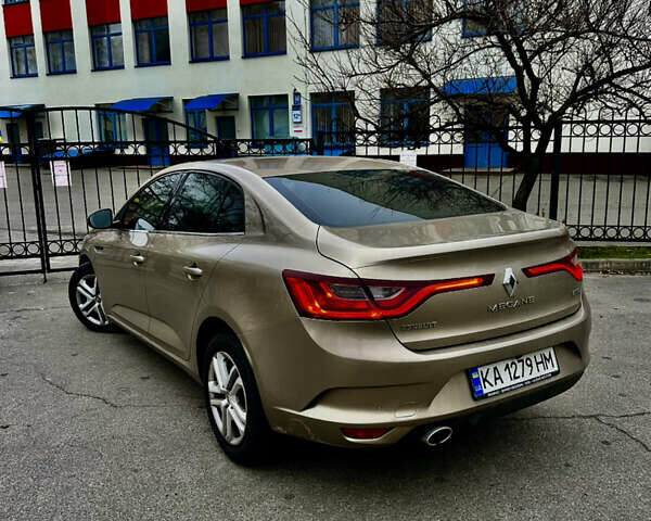 Бежевый Рено Меган, объемом двигателя 1.46 л и пробегом 144 тыс. км за 12500 $, фото 5 на Automoto.ua