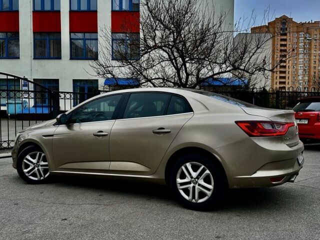 Бежевый Рено Меган, объемом двигателя 1.5 л и пробегом 144 тыс. км за 12500 $, фото 5 на Automoto.ua