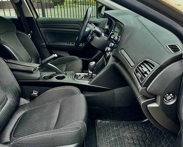 Бежевый Рено Меган, объемом двигателя 1.46 л и пробегом 144 тыс. км за 12500 $, фото 20 на Automoto.ua